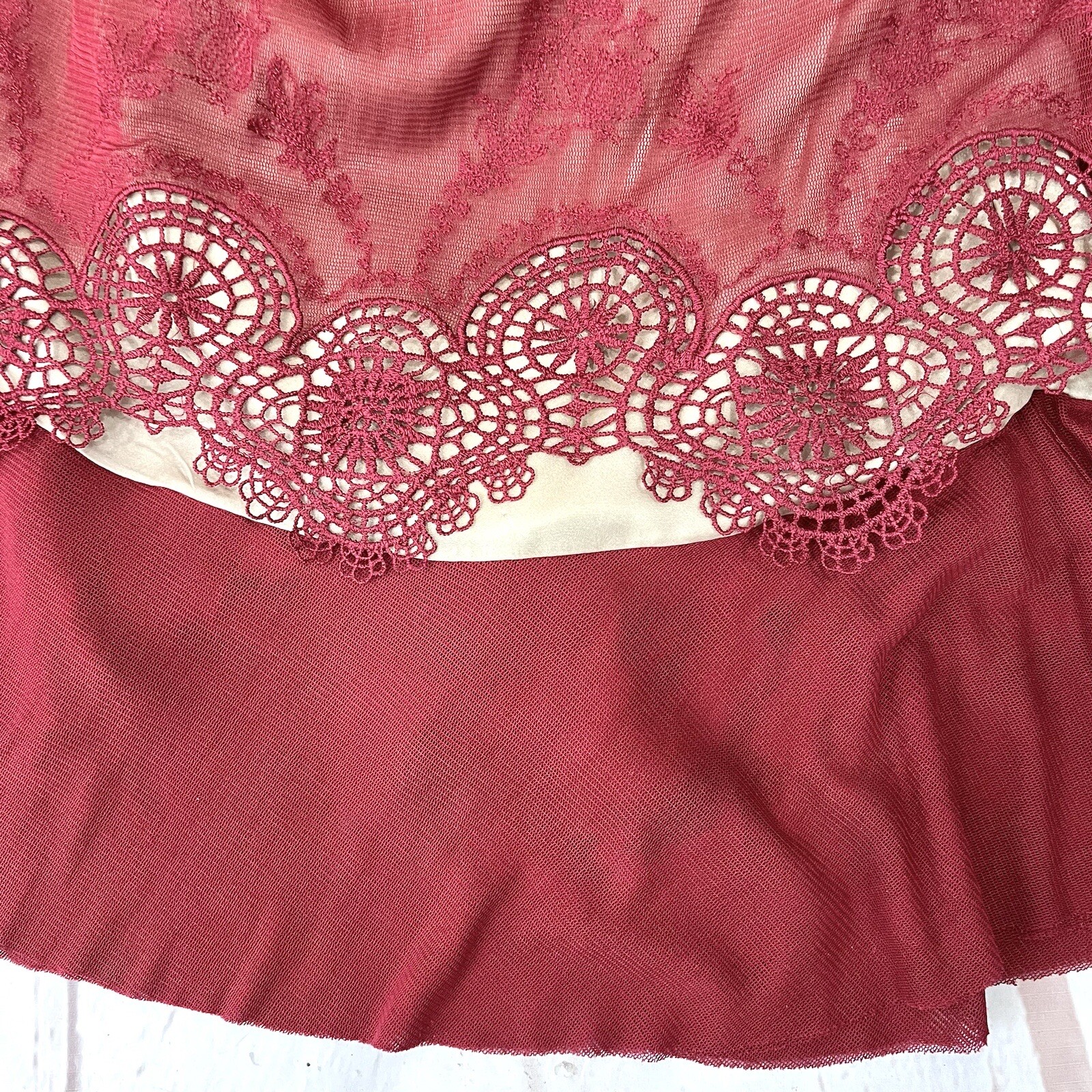 Vintage Y2K Max Studio Red Mesh Lace Renaissance Maiden Formal Prom Dress 2