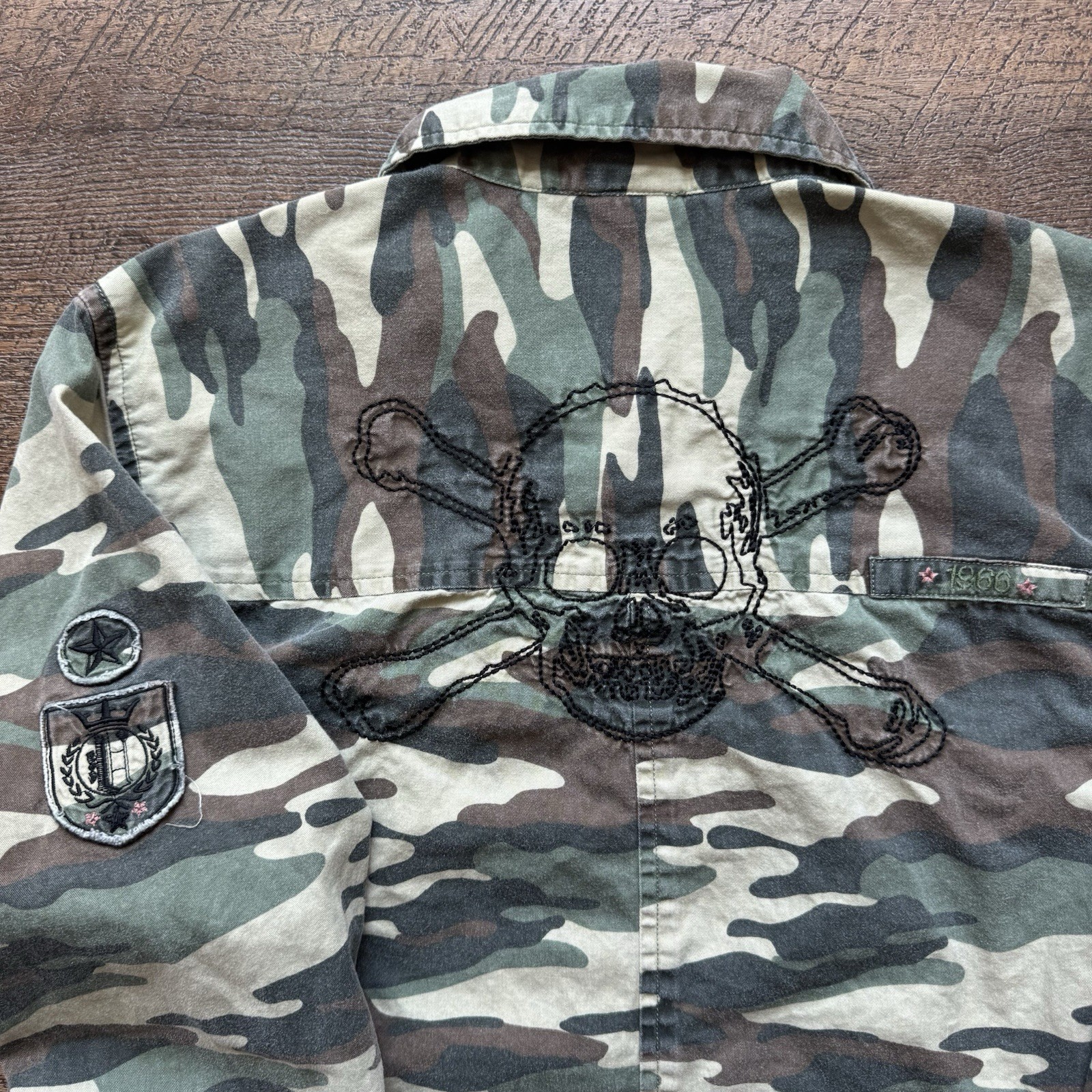 VTG Womens S Camo Vans Skull 1966 Military Embroidered Skating Button Up Shirt