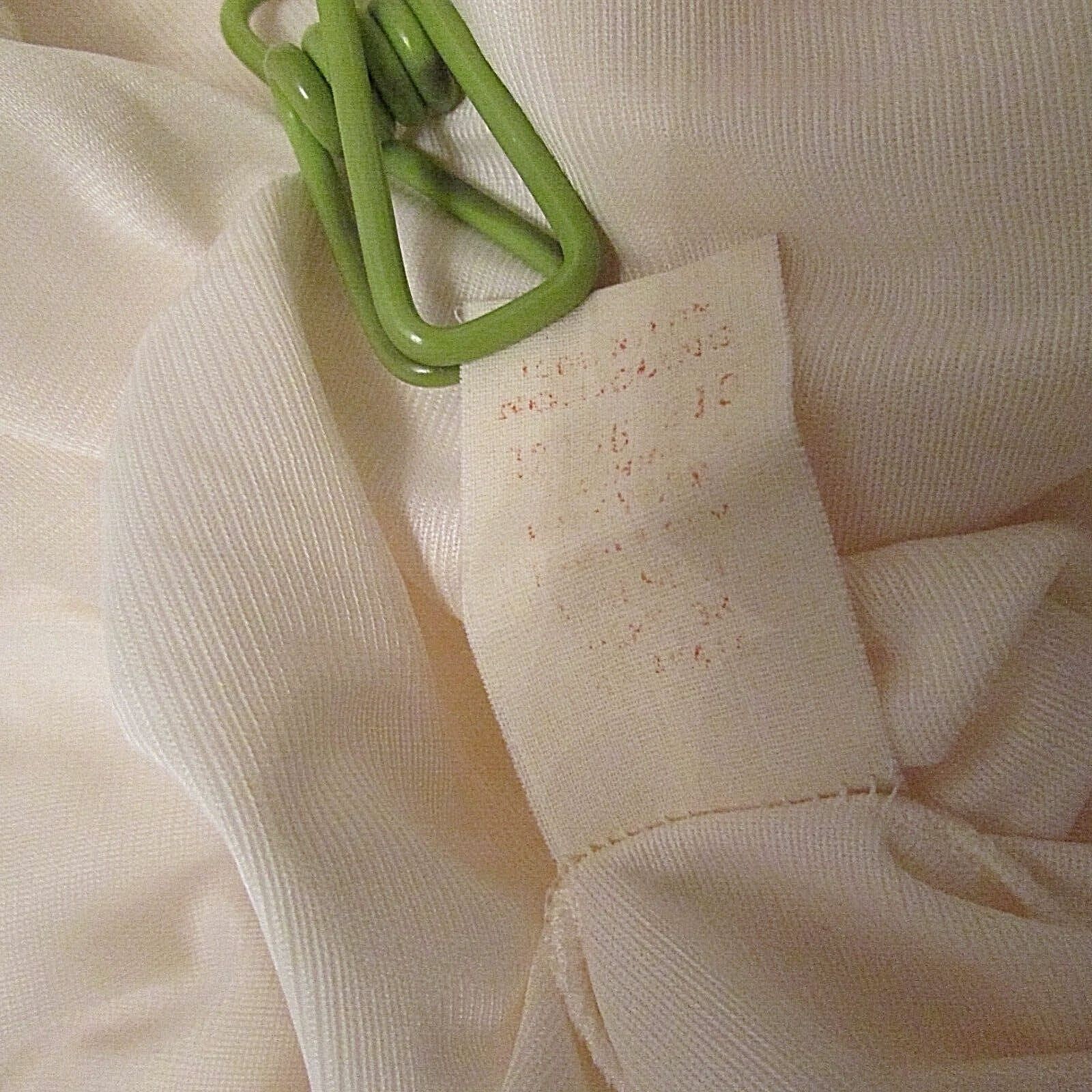 SEARS The Doesn’t Slip Pillow Tab Silky Nylon 36″ Half Slip Petticoat M USA made