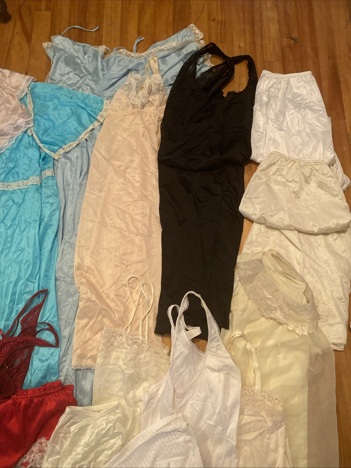 Vintage Nightie Camisoles Dusters Pétulants Lot of 18 Size S M &L