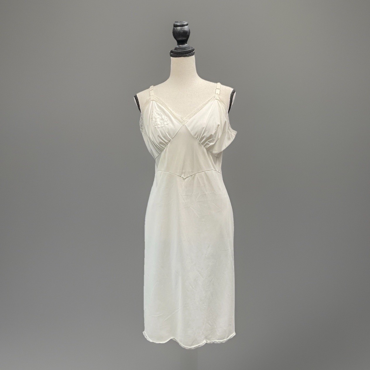 Vintage SHADOWLINE Full Figure White Lace Edge Full Slip Sz 40
