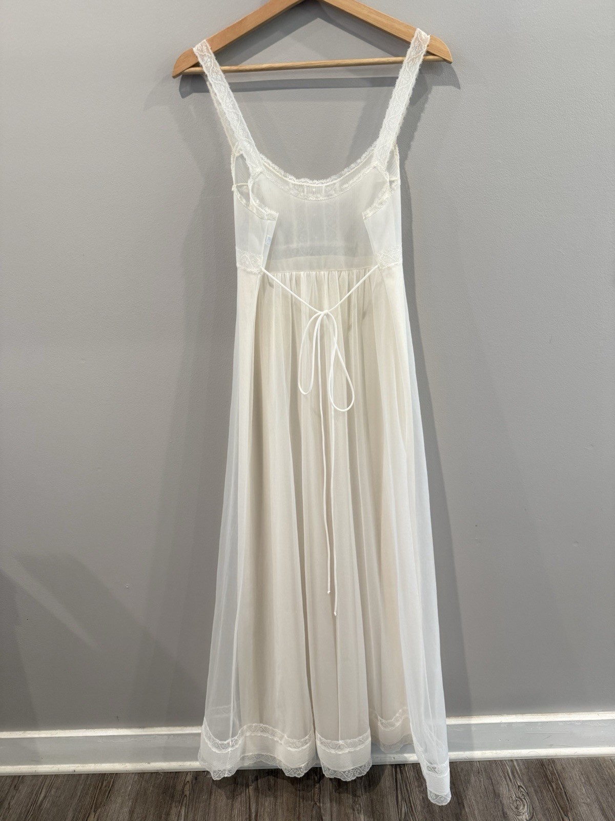 VTG Vanity Fair Peignoir Robe Nightgown Set Ivory Lace Pink Ribbon Bridal 34