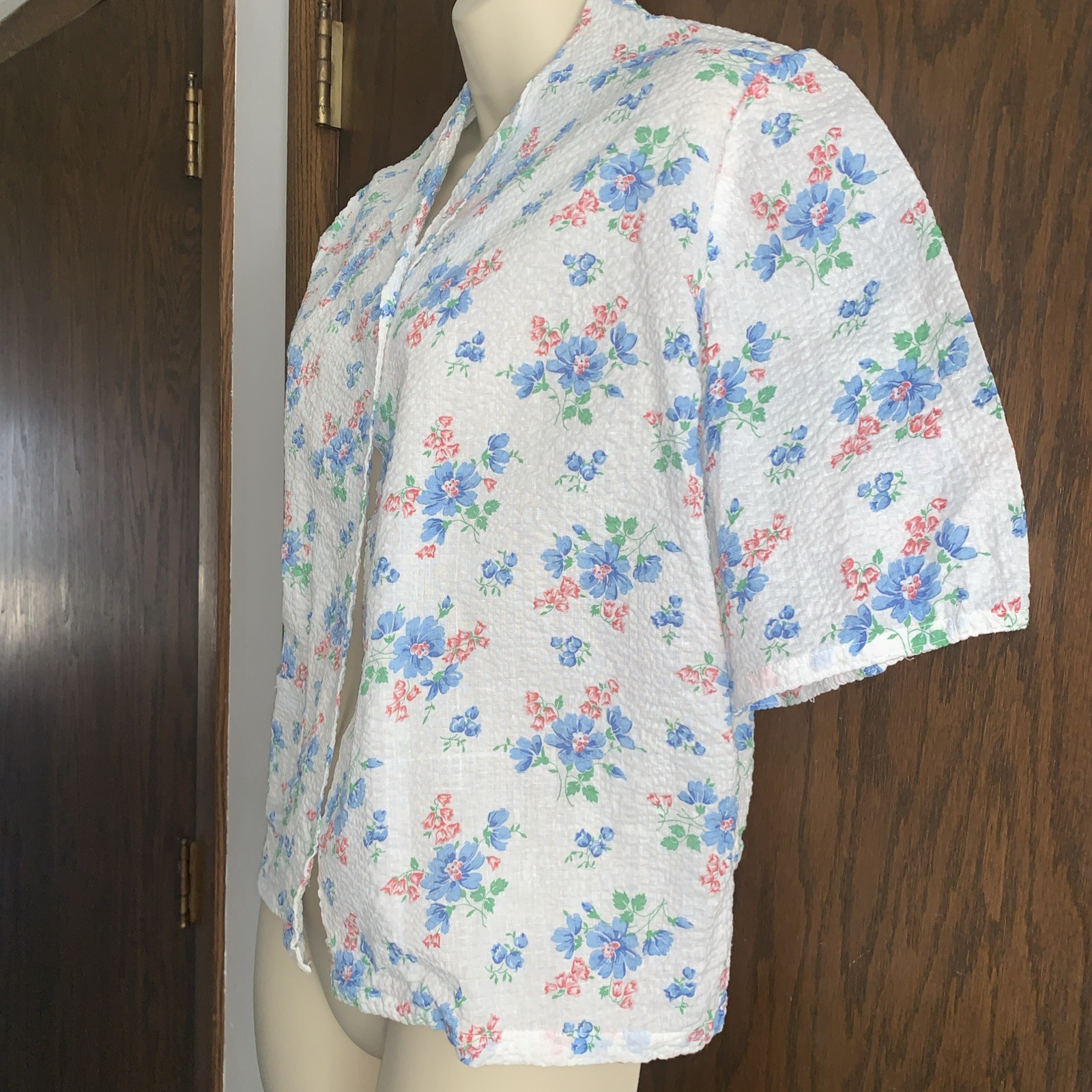 vtg Seersucker Bed Jacket Sz L Cottagecore Prairie Granny light airy Wht Floral