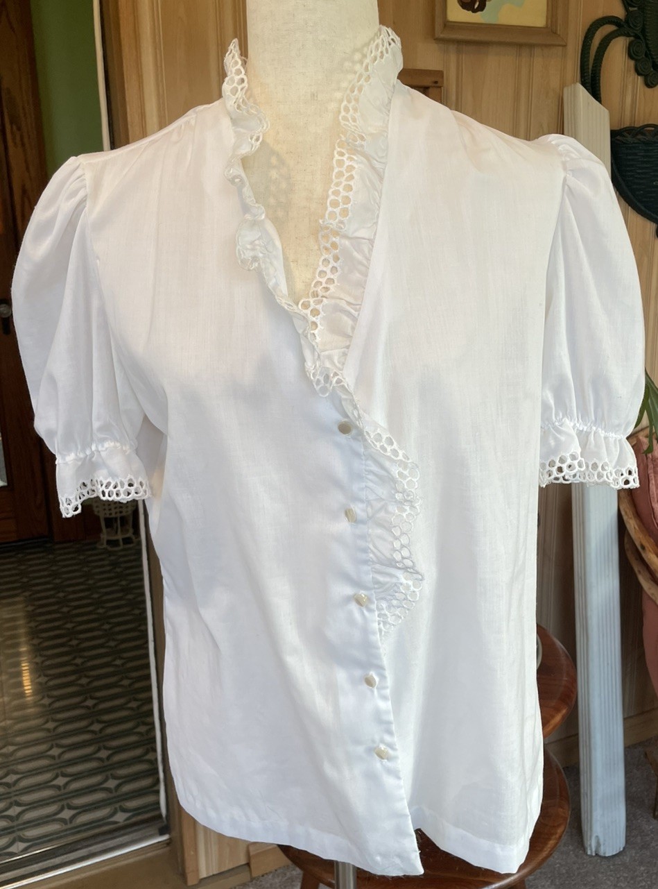 Vintage 70s 80s Rhoda Lee White Ruffle Lace Peasant Blouse Shirt Top Button Up