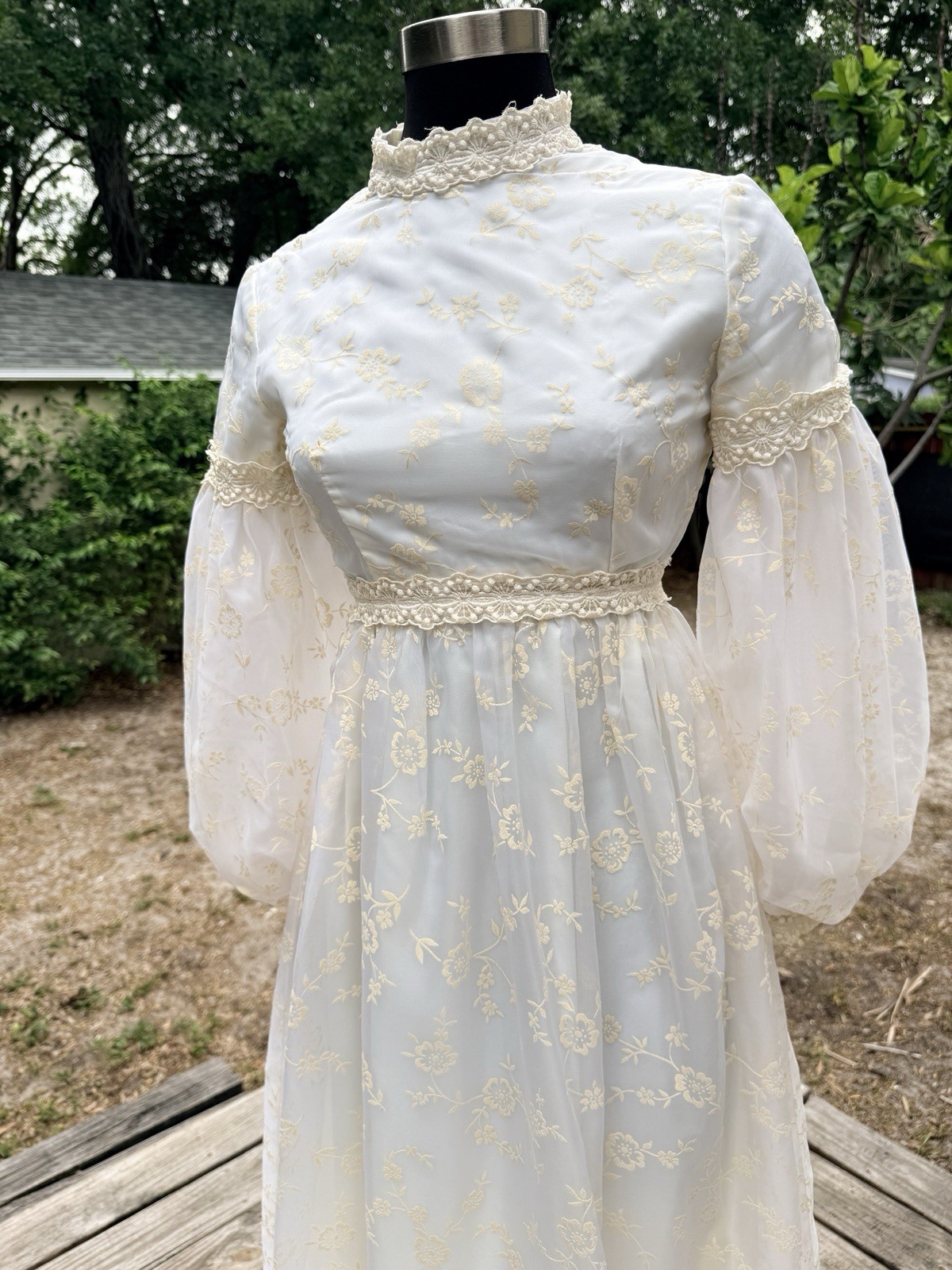 Vintage 1960s Lorrie Deb Floral Balloon Sleeve Prairie Princess Wedding Dress