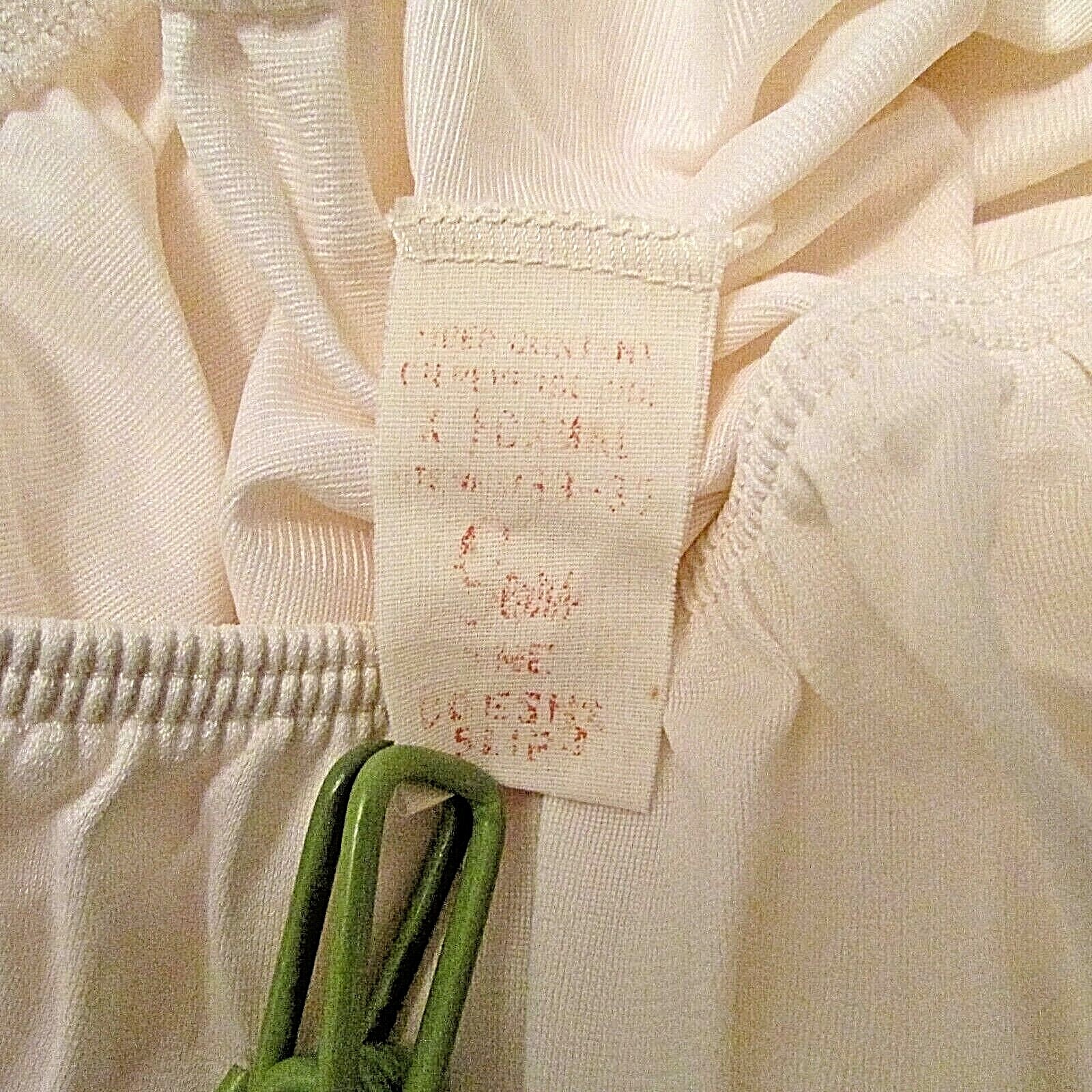 SEARS The Doesn’t Slip Pillow Tab Silky Nylon 36″ Half Slip Petticoat M USA made